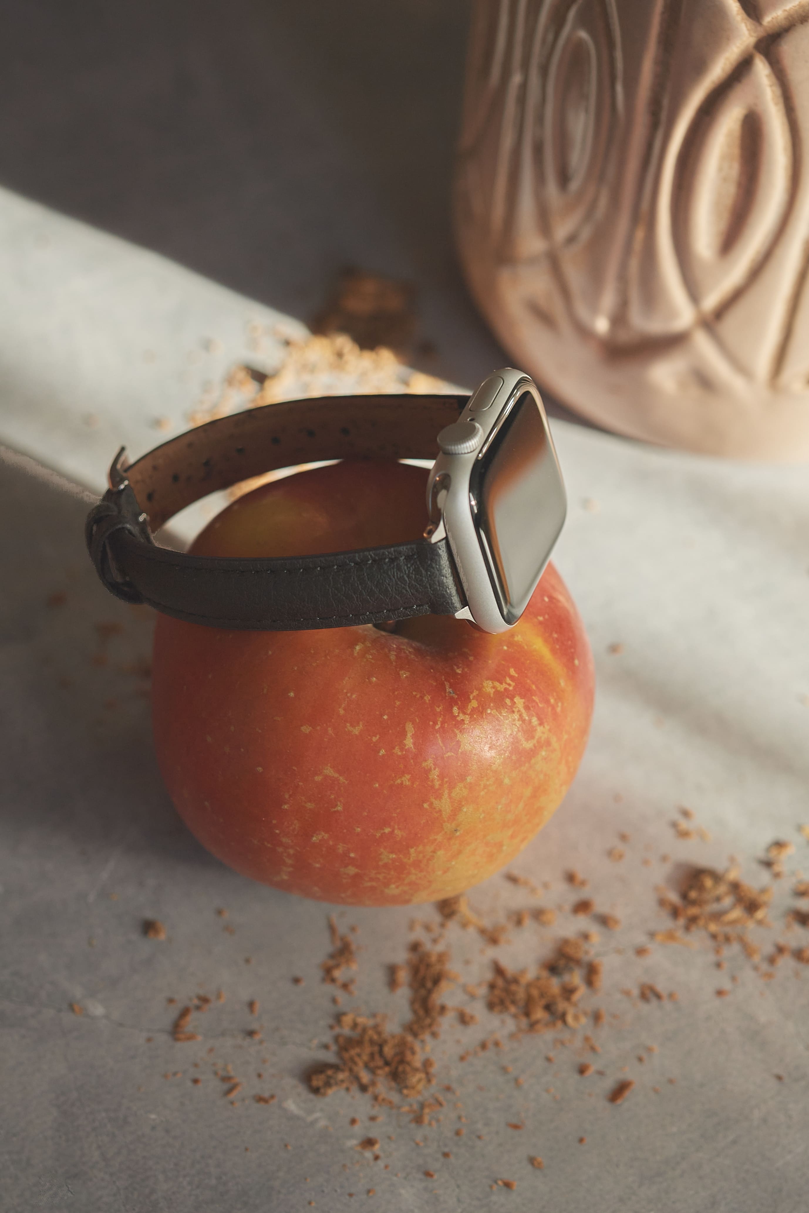 廃棄りんご由来のApple Watch専用バンド Apple 3Way Watch Band