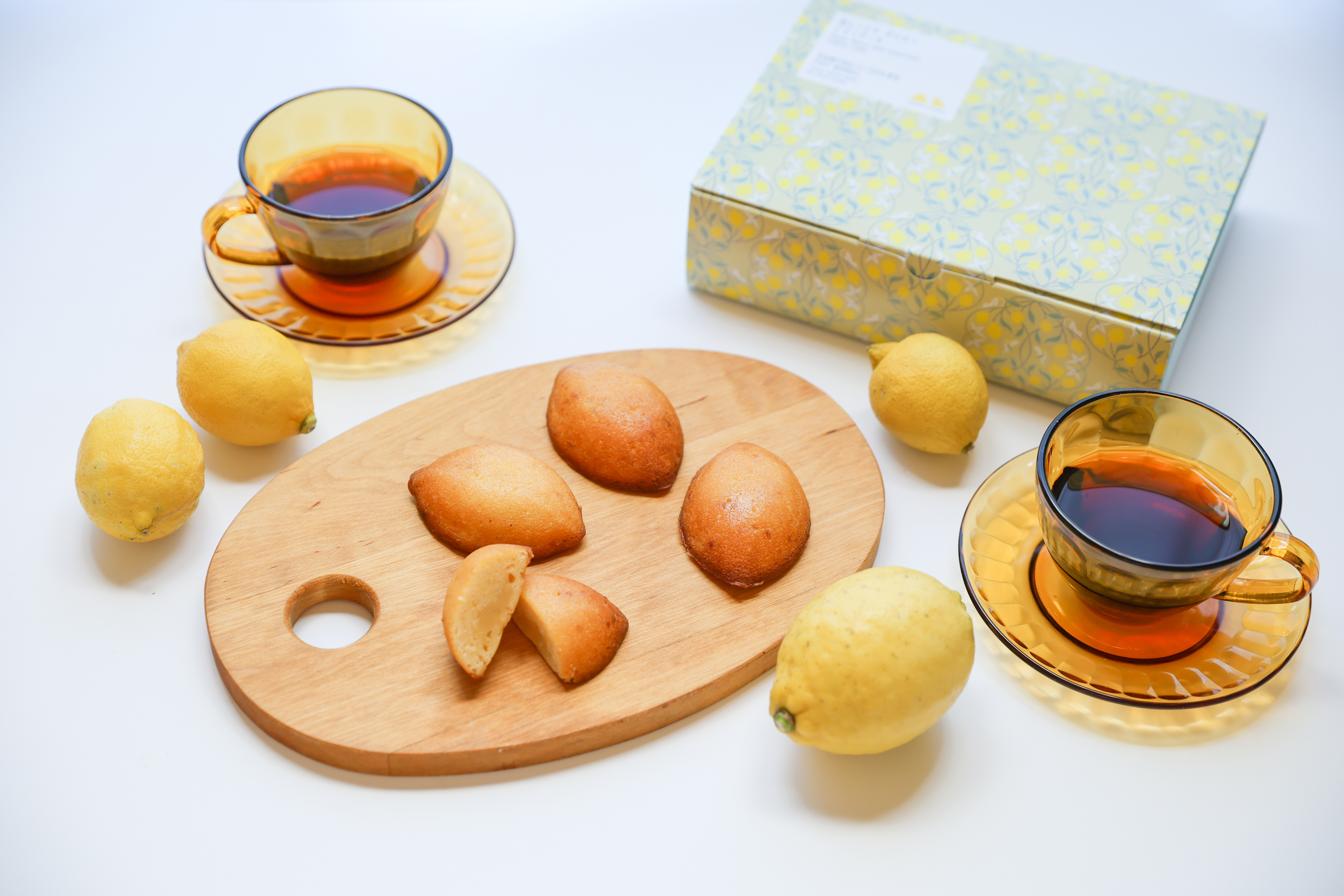 超しっとり ぜいたく レモンケーキ