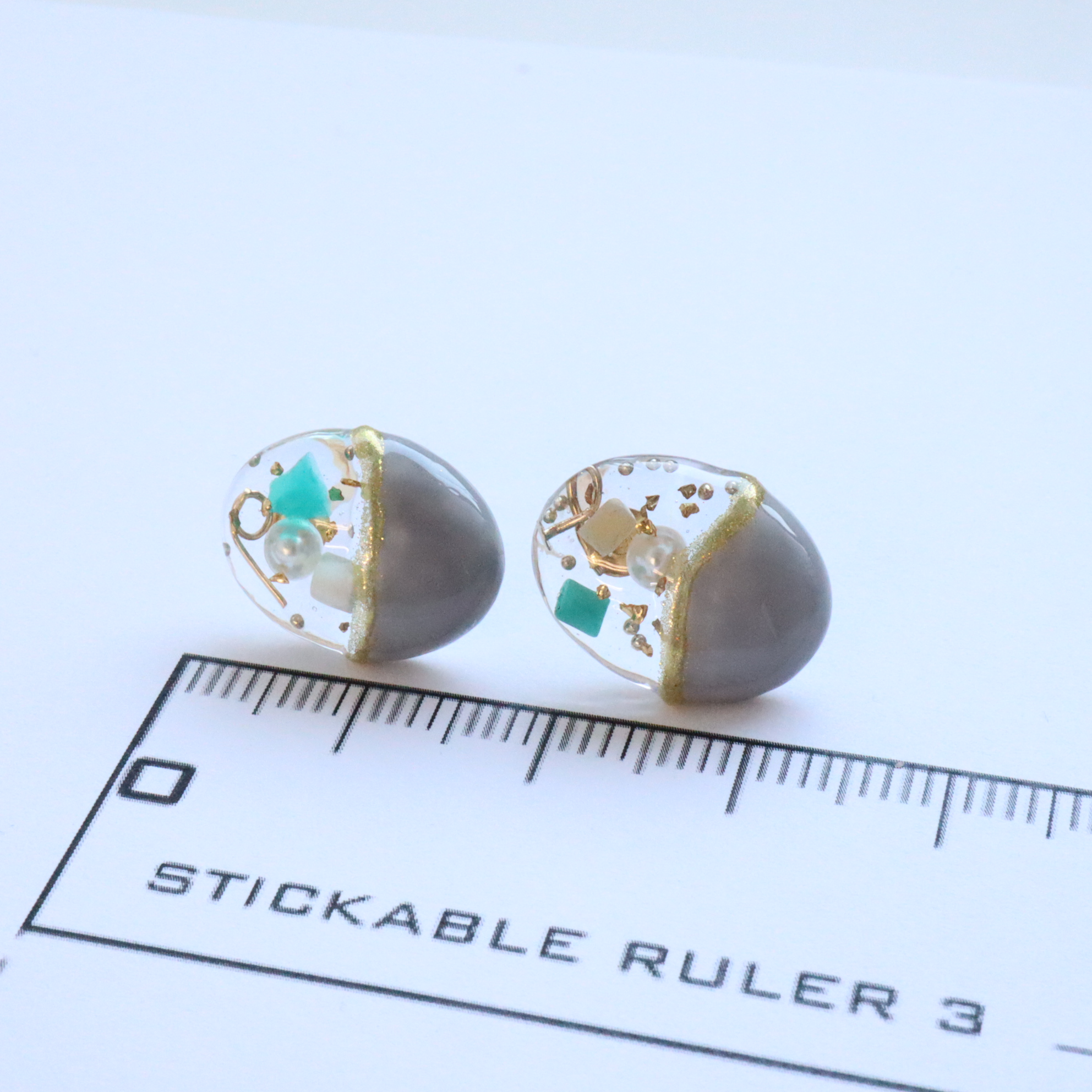 clear×grayデザインピアス