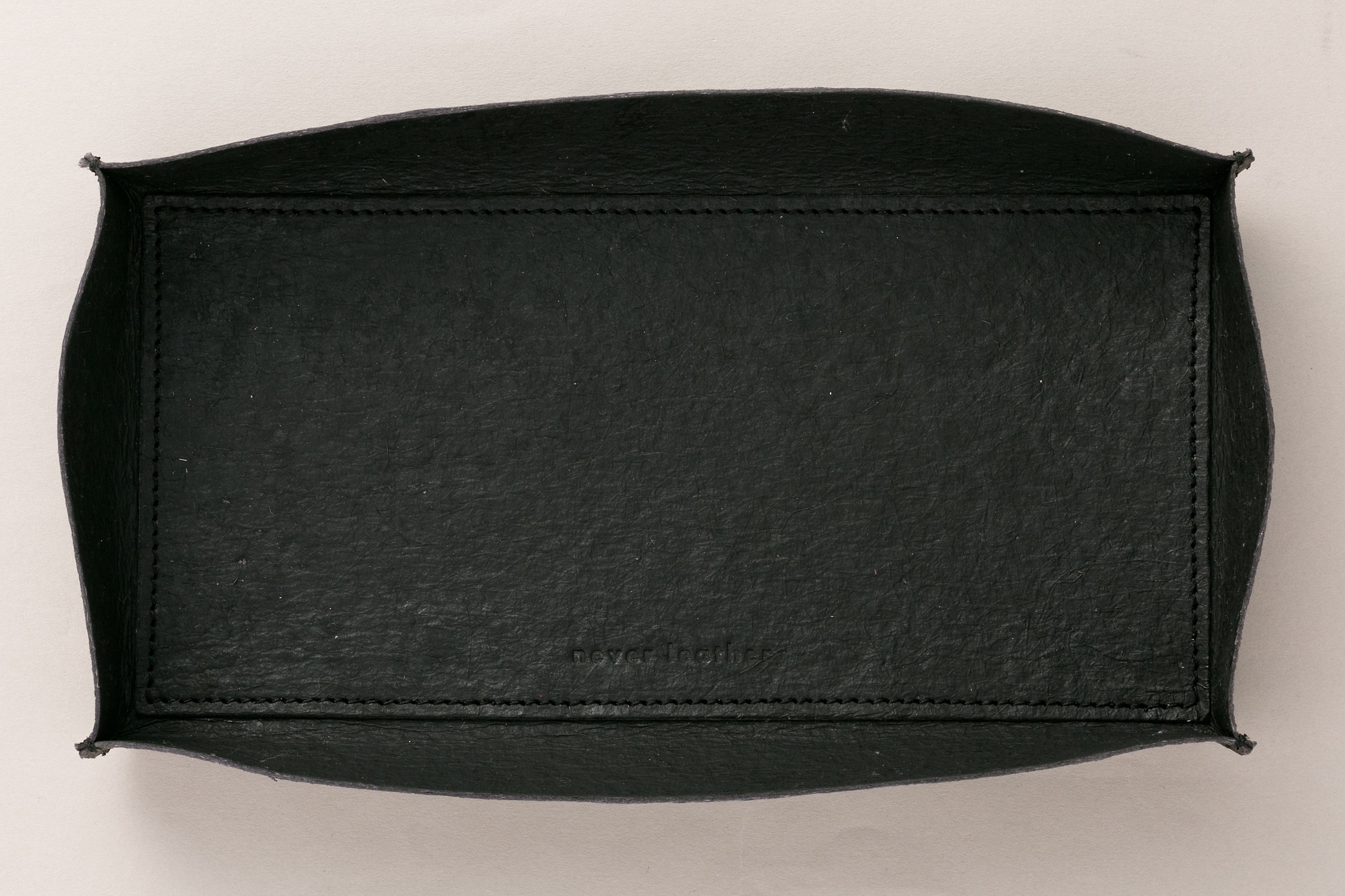 never leather 小物トレイ
