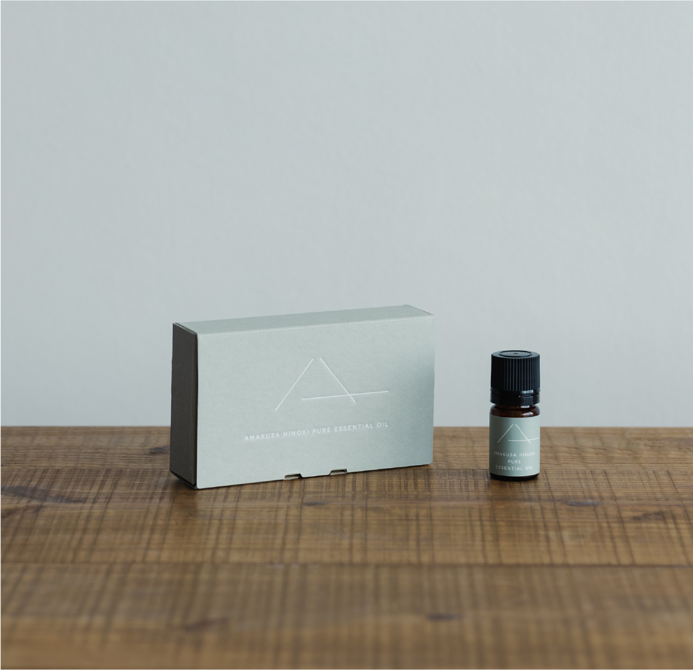 天草ヒノキ（精油）エッセンシャルオイル 1本／5ml ～「AMAKUSA HINOKI PURE ESSENTIAL OIL」《天草ひのき、香り袋 付き》