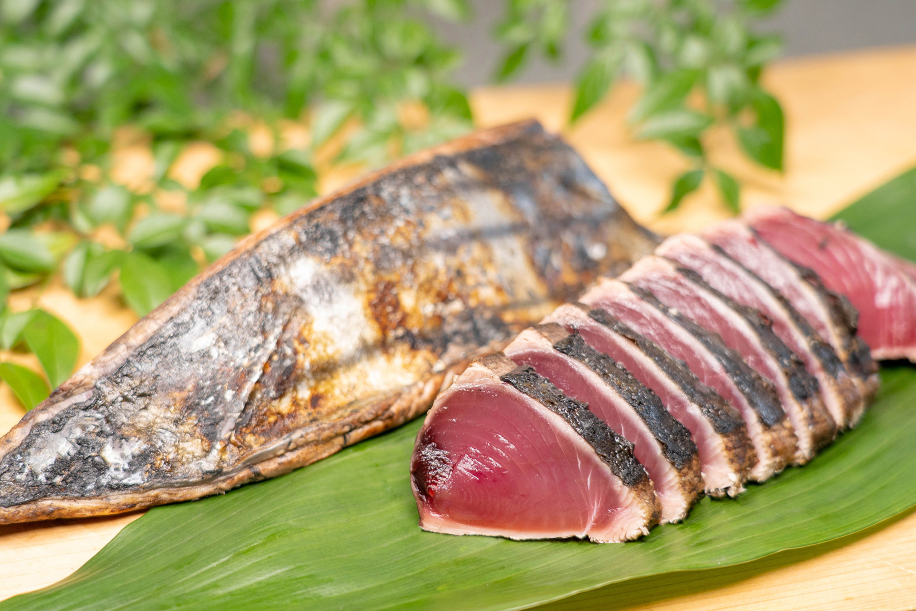 ［送料無料］地元高知人も、これは美味い！とうならせる！一本釣り地鰹の藁焼きタタキ（旬凍）