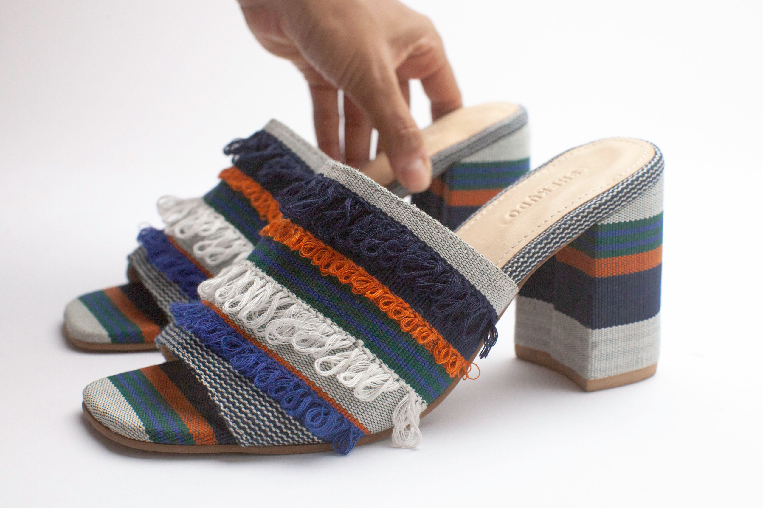 The llamoye (Navy×Orange)