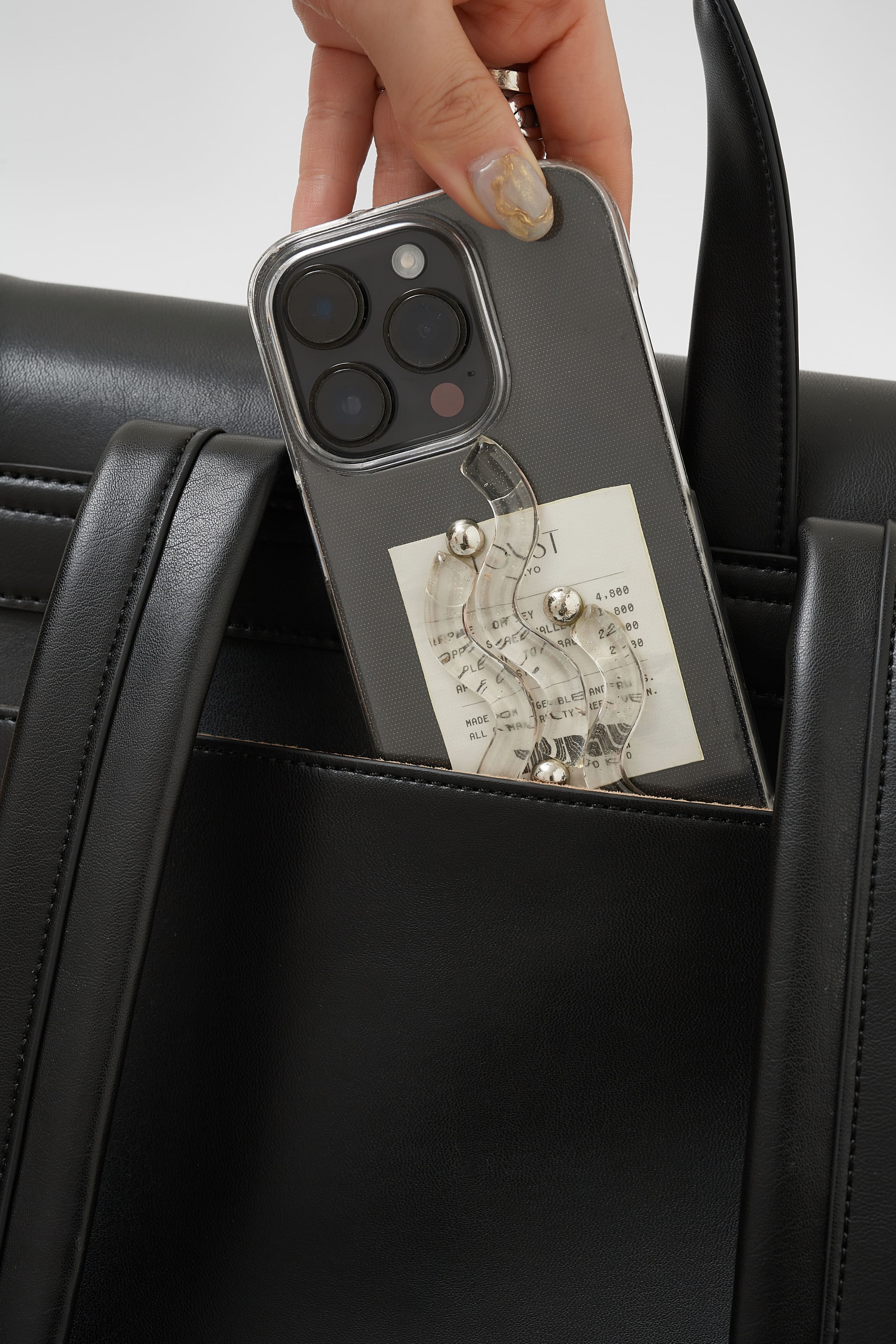 廃棄りんご由来のリュックサック「Apple Square Rucksack」