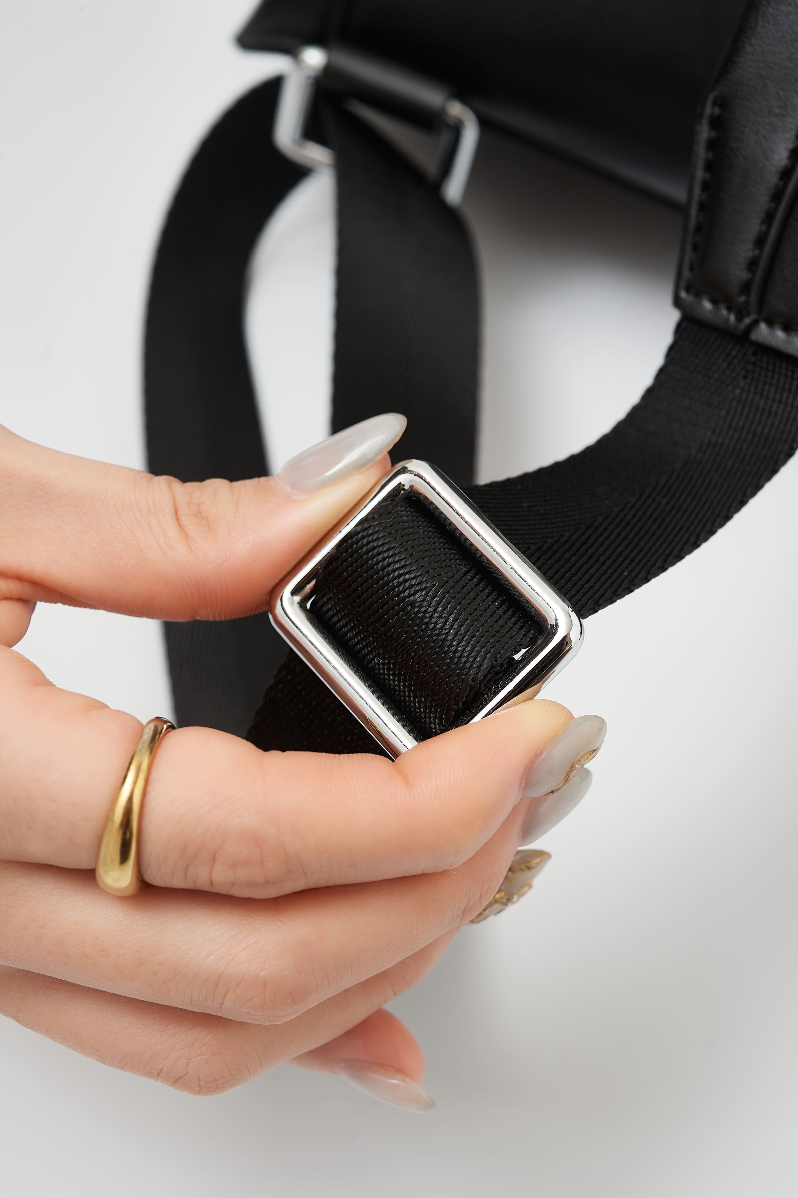 廃棄りんご由来のリュックサック「Apple Square Rucksack」