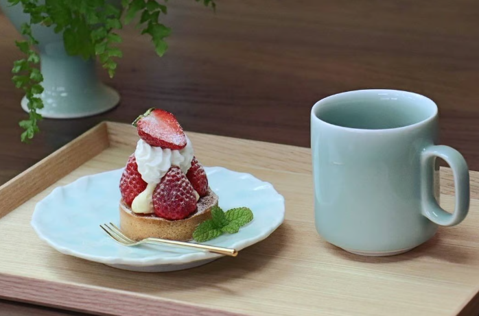 青白磁籠目5寸皿