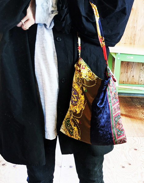 oso21-094 shoeface×OANDE SCARF MINIBAG