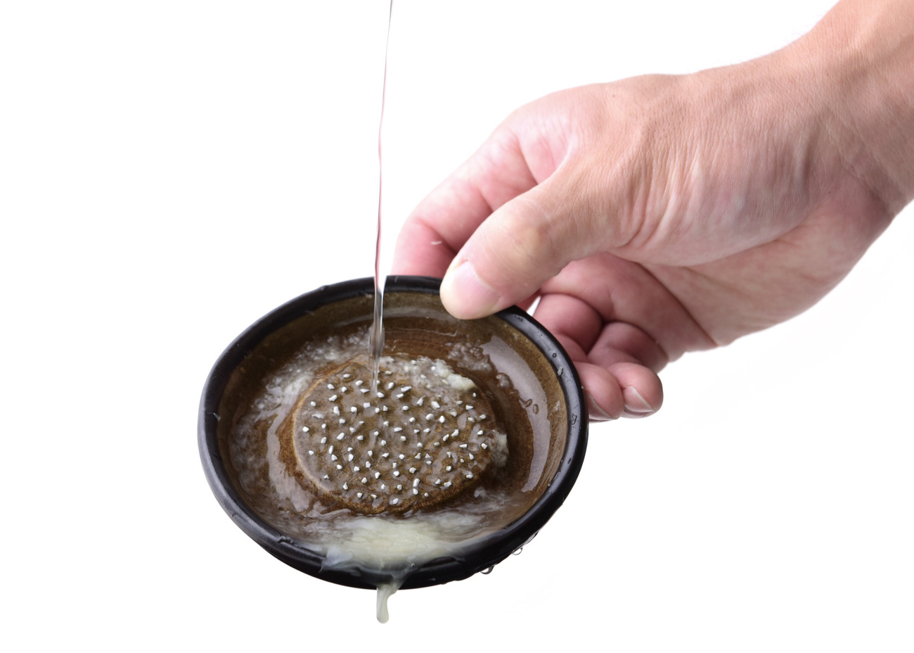 もとしげ おろし器—驚くほど軽くおろせる伝統の刃を、さらに進化させた ”熟練の一皿”｜元重製陶所