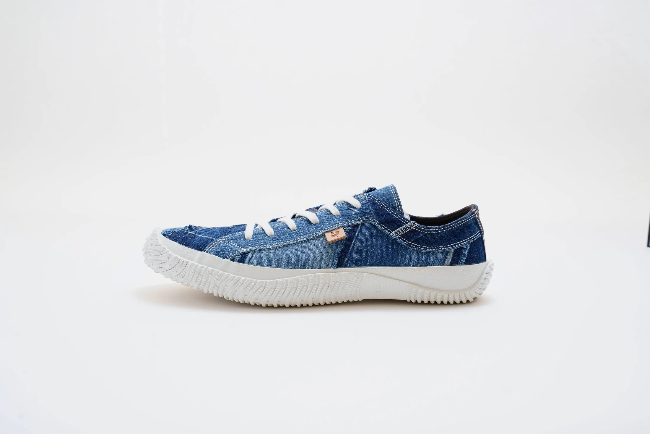 57h shoes - LOW ＜SPINGLE MOVE＞