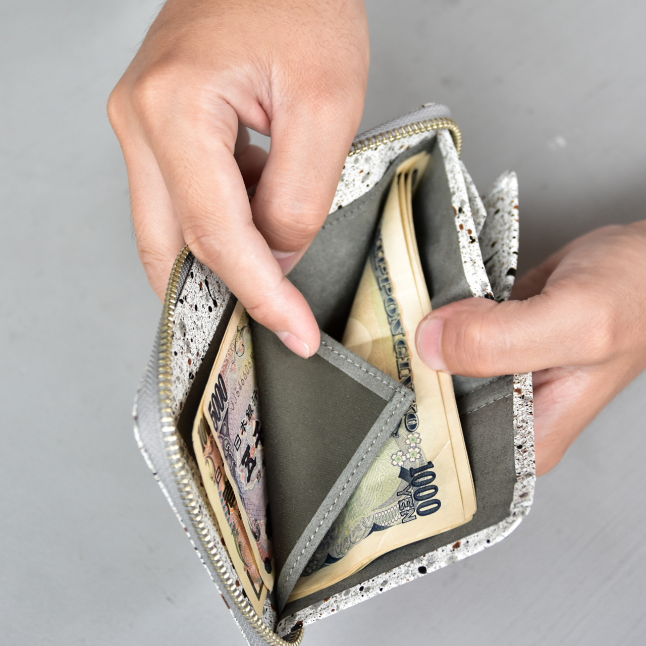 【MIKAGE】MINI ROUND ZIP WALLET / ミニラウンドジップウォレット