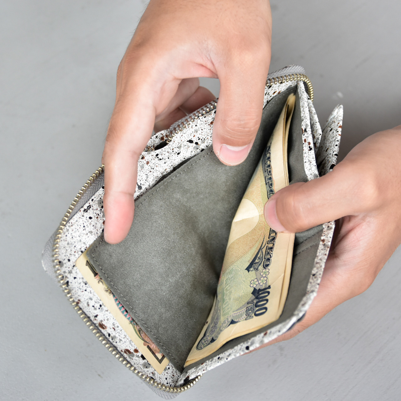 【MIKAGE】MINI ROUND ZIP WALLET / ミニラウンドジップウォレット