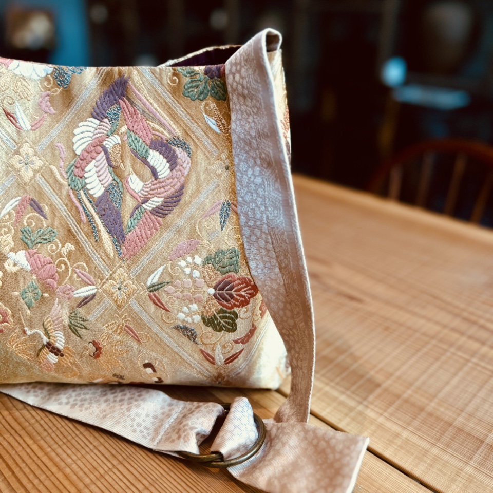 帯の魅力を日常に　襷Shoulder (M)西陣織 宝尽し文様