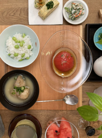 青白磁メダカ平茶碗