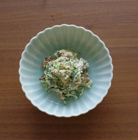 青磁菊32方5寸鉢（深）