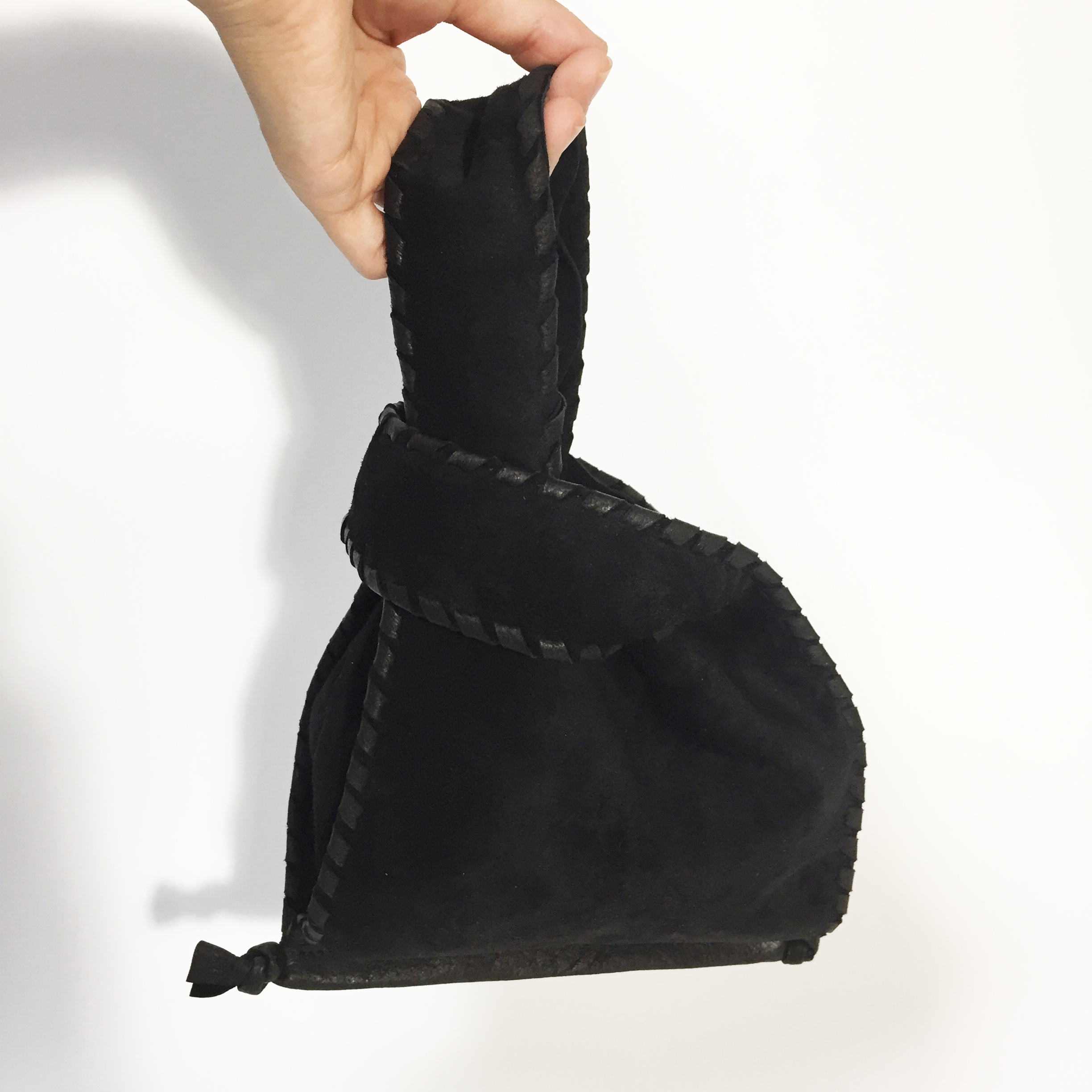 国産レザーのスウェードミニバッグ【Black】