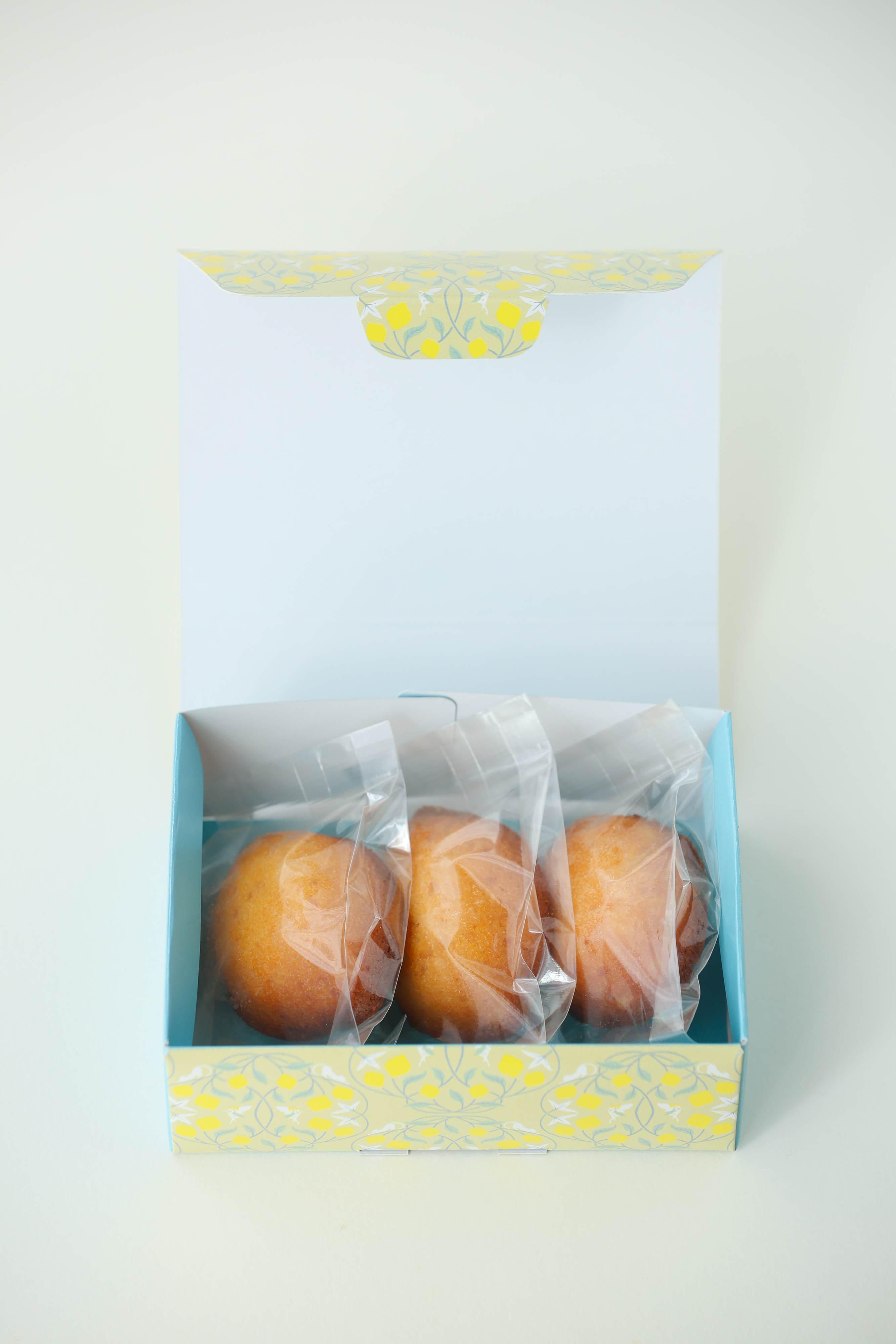 超しっとり ぜいたく レモンケーキ　3個入