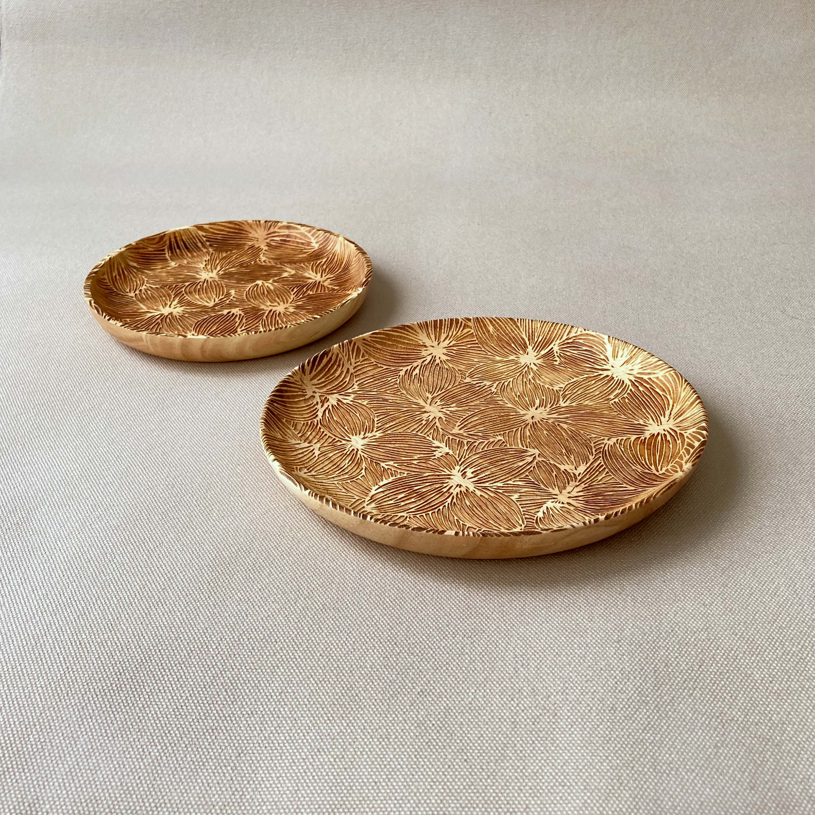 【丸皿】鉄線