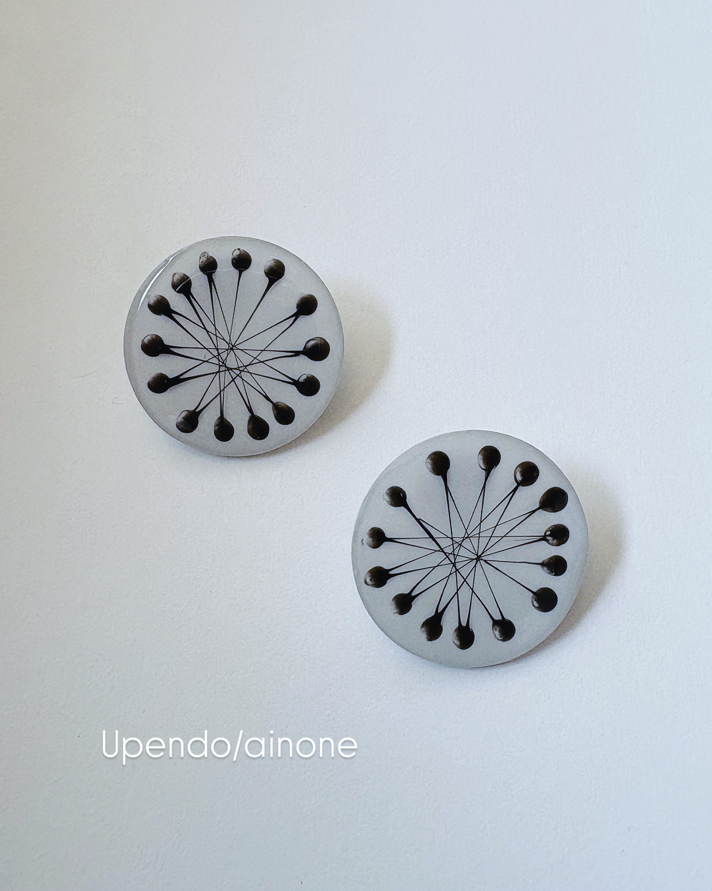 ainone ピアス/イヤリング large