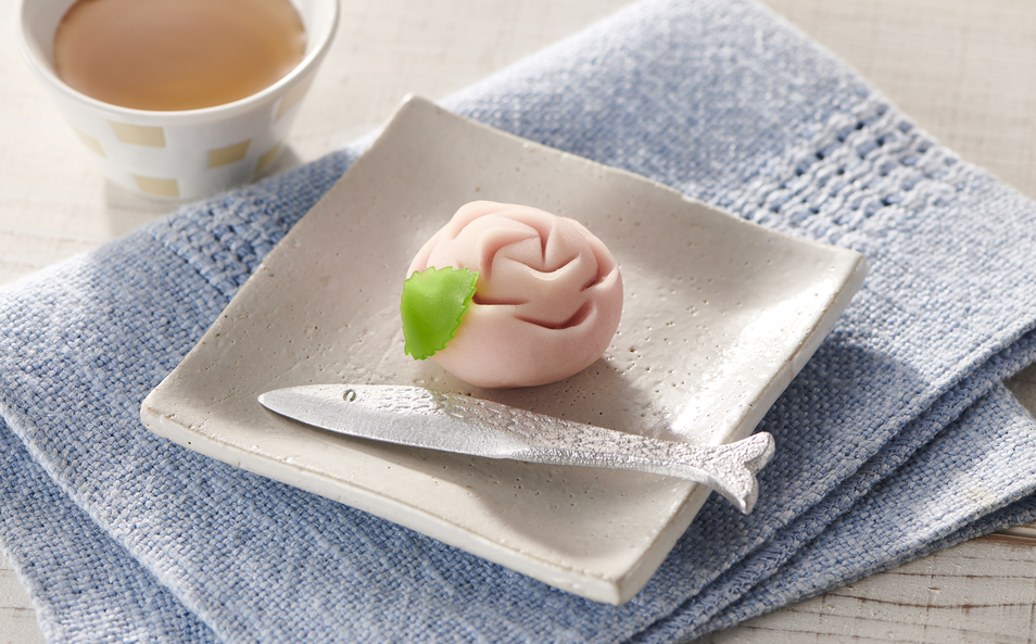 新聞印刷版が生まれ変わる アルミ鋳物の動物の菓子切り　雉・魚