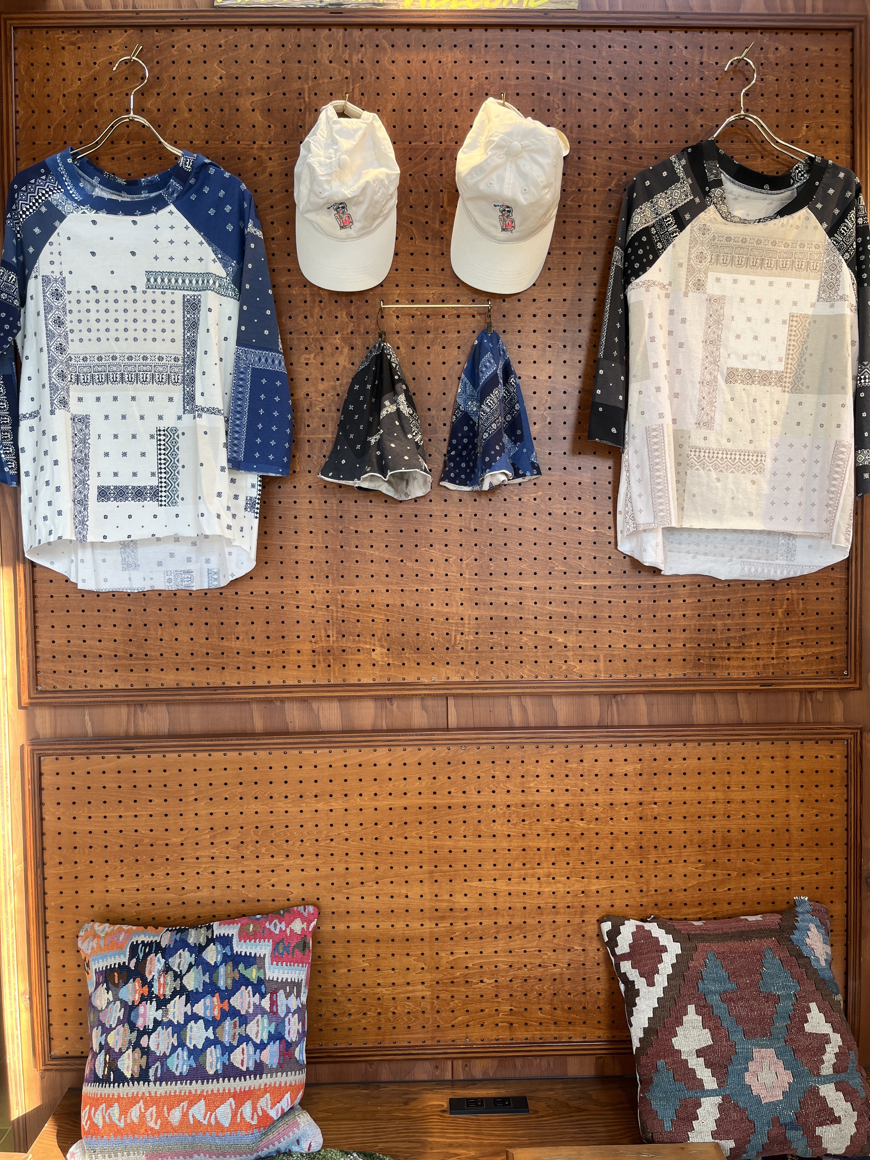 Organic cotton Raglan T paisley