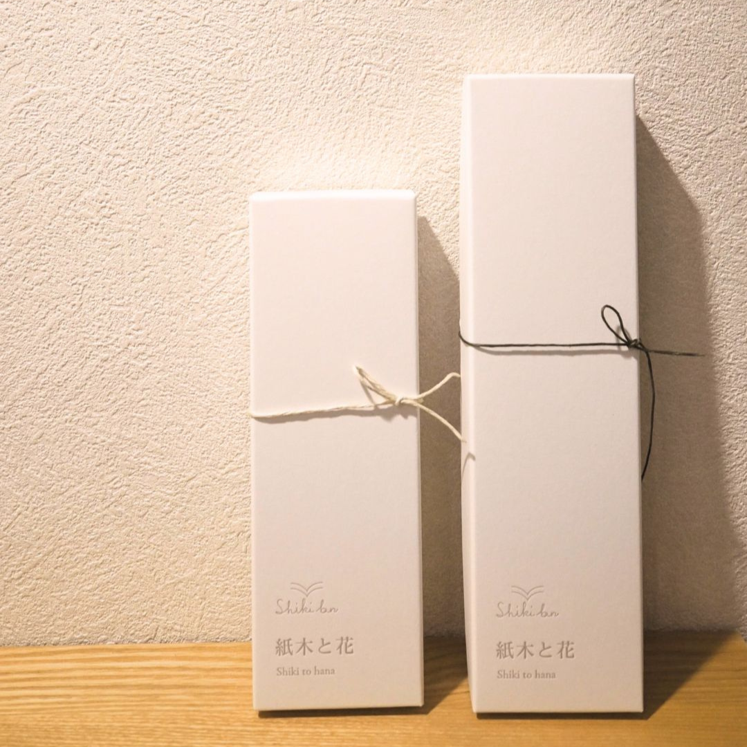 紙木と花（しきとはな）丨0.2mmの薄さに削った信州アカマツが織りなす花の器