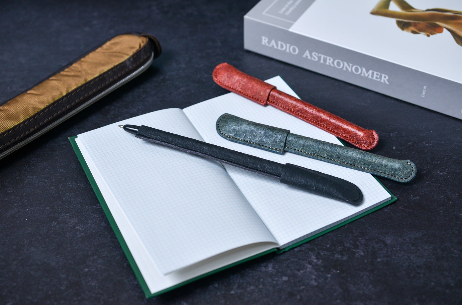 never leather ボールペン